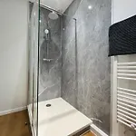 Apartment Le Refuge - - Confortable - Parking Public